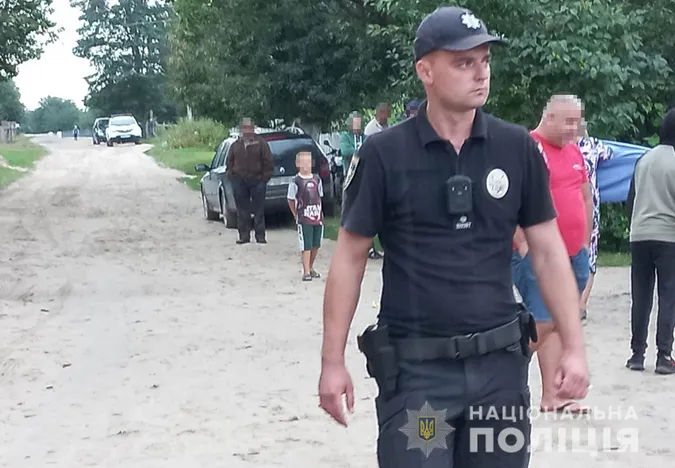 На Волині селяни почубилися з поліцією через деревину (фото, відео)