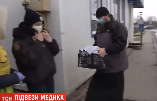 Годують поліцейських, возять медиків: як волинські монахи допомагають в карантин (ВІДЕО)