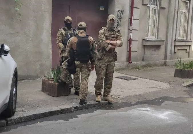 В Одесі підпалили автівку екскандидата в губернатори (відео)