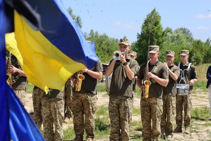 Біль і сльози: на Волині попрощалися з молодим снайпером Вітарієм Шереметою, який загинув на Харківщині