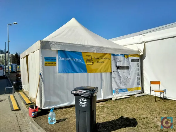 Як українців зустрічають у Польщі: репортаж із пункту допомоги (фото)
