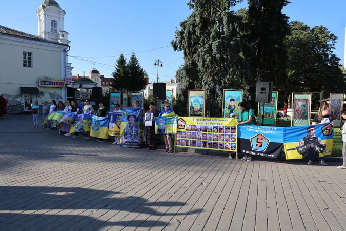 У Луцьку бігли в пам'ять про Героїв України (фото)