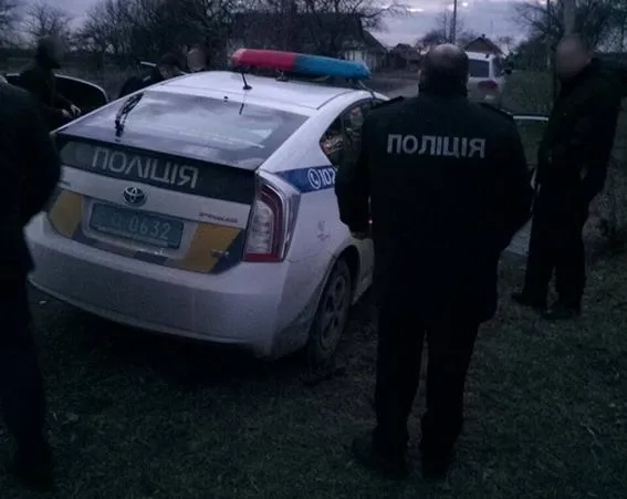На Волині затримали поліцейських, які намагалися позбутися зібраних хабарів (фото)