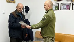 На Волині Захиснику вручили відзнаку від Головнокомандувача ЗСУ (фото)