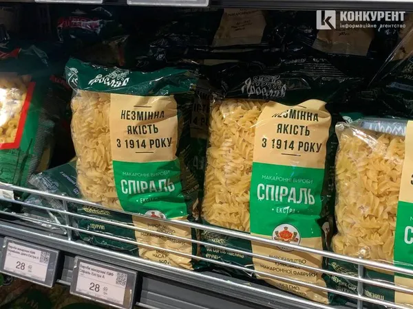 Немає решти: як у луцьких магазинах змушують купити більше
