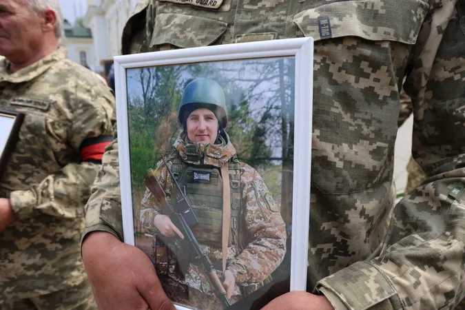 У Луцьку попрощалися із загиблими захисниками Олександром Махновцем та Валерієм Максимчуком (фото)