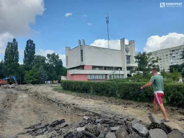 Фермерського ринку під РАЦСом у Луцьку не буде: яка його доля (фото, відео)