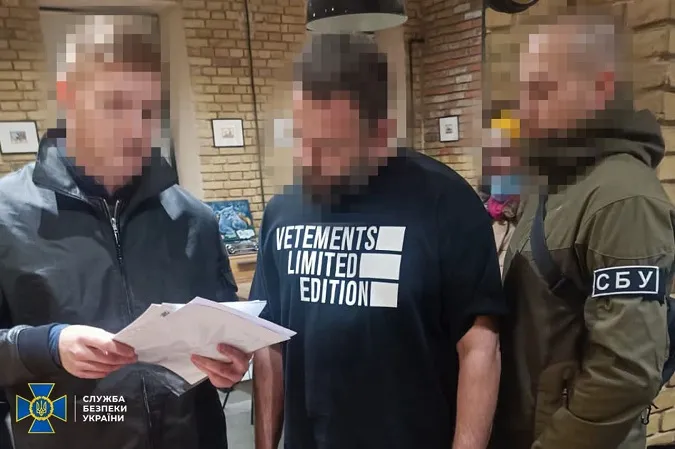 Нардепу оголосили підозру за організацію незаконного виїзду «ухилянтів» за кордон (фото)