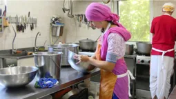 Обід від Крішни: як і для кого у Луцьку готують благодійну їжу (фото)