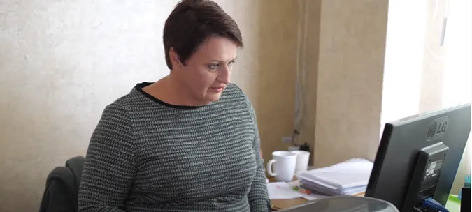 «Тут я можу допомогти людям»: на Волині переселенка працює у Центрі соцслужб (відео)
