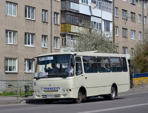 Повернули з Києва: Луцьком курсує старий «Богдан» в новому образі (фото)
