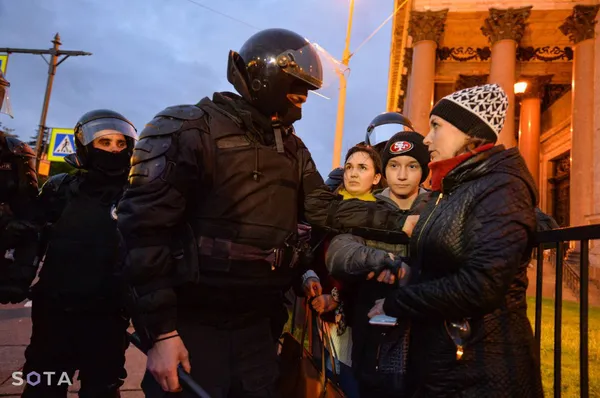 «Путіна – в окопи!»: у москві зібрався масовий мітинг проти мобілізації та війни (відео)