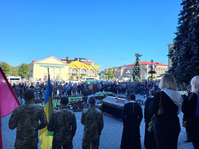 Ковельчани попрощалися з Героєм-прикордонником Сергієм Салінським (фото)