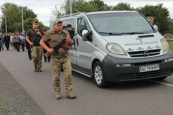 У Борохові попрощалися із 35-річним захисником Юрієм Гімолем (фото)