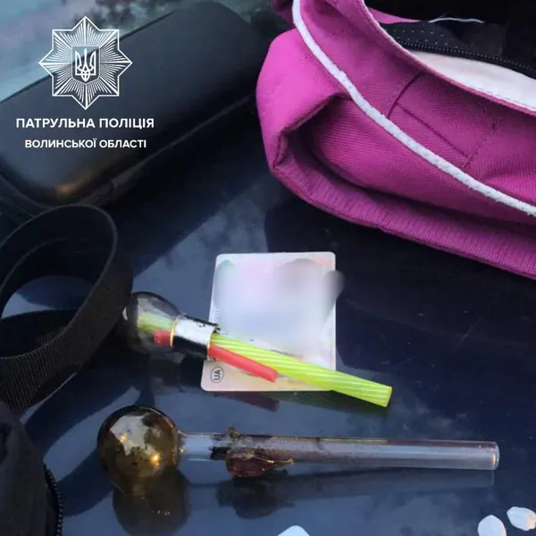 У Луцьку авто зупинили під час комендантської години і знайшли наркотики (відео)