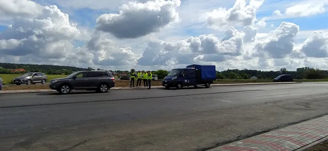 На волинській трасі чекають на Зеленського (фото, пряма трансляція)