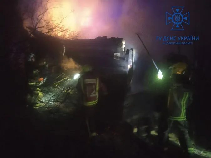 На місці пожежі у волинському селі виявили тіла чоловіка і жінки (фото, відео)