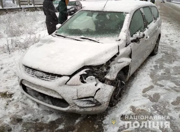 Під Луцьком не розминулися два «Форди» (фото, відео)