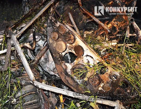 На Волині під час випробувань розбився літак (оновлено, фото)