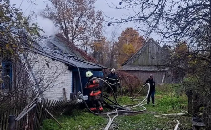 У Камінь-Каширському районі горів будинок (фото)