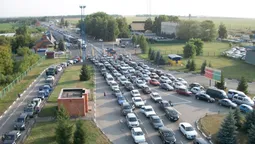 Польща закрила "зелений коридор" на українському кордоні (відео)