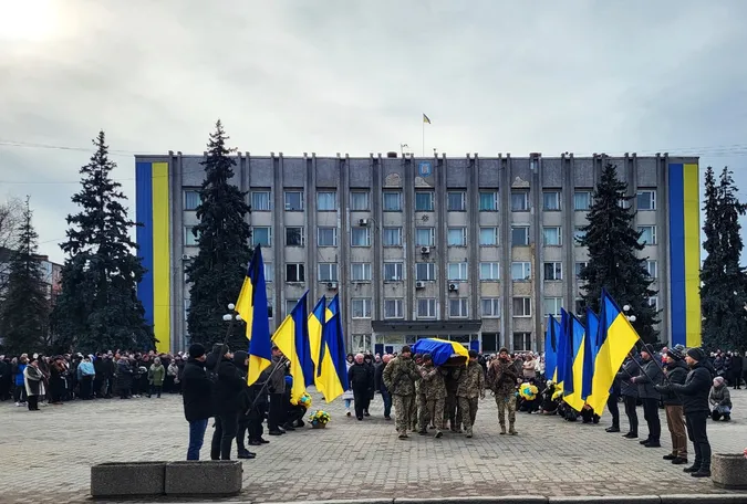 У Ковелі попрощалися із молодим воїном Андрієм Карацаєм (фото)