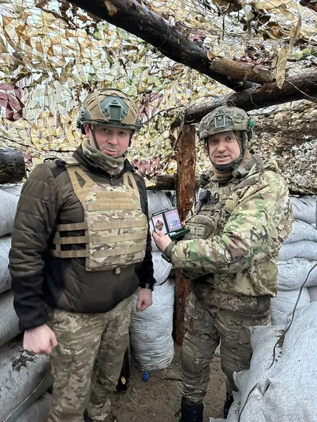 Комбриг 100-ї бригади на «нулі» відзначив воїнів Луцького батальйону (фото)