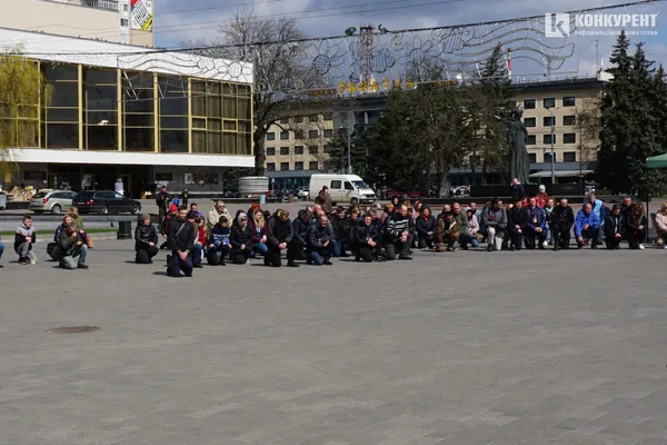Луцьк на колінах: попрощалися з двома полеглими Героями (фото, відео)