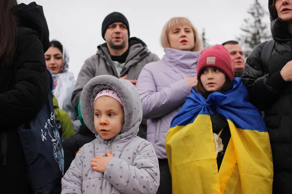 Тепер не просто формальність: як у Луцьку відзначали День Соборності (фото)