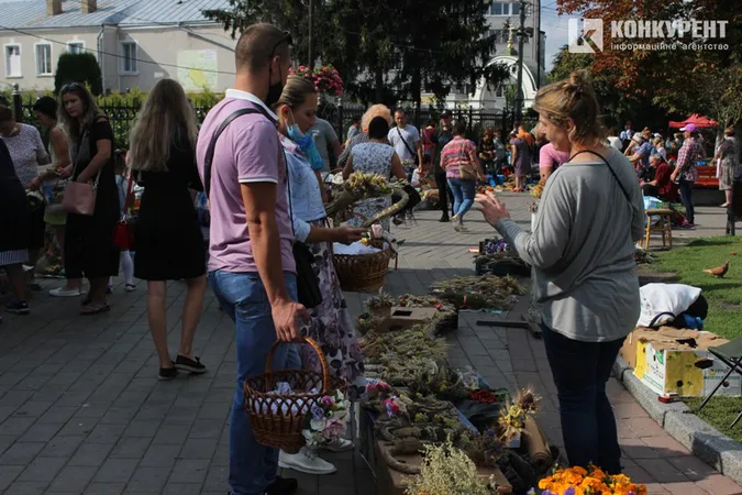 Як у Луцьку святкували Яблучний Спас (фото, відео)