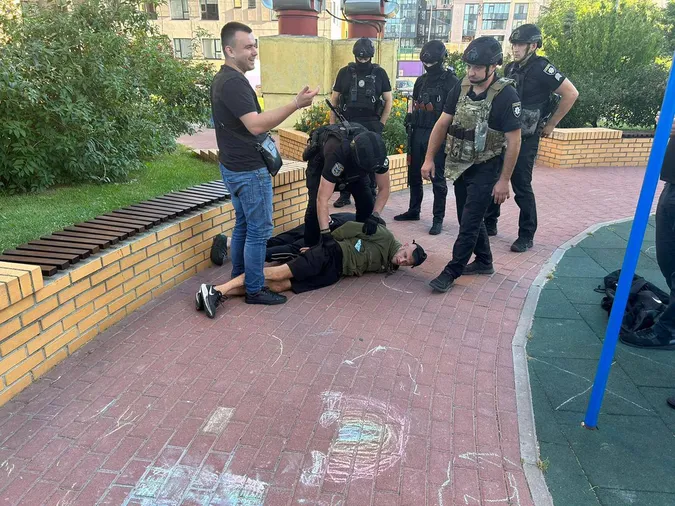 У Києві намагалися вбити заступника голови податкової служби (фото)
