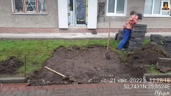 На проспекті Волі у Луцьку мунварта покарала порушників благоустрою