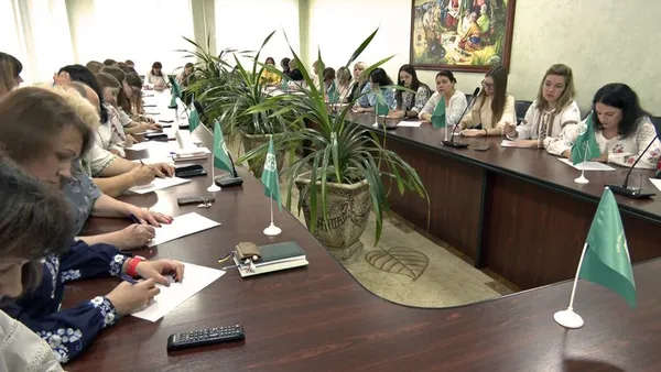 Долучилися прикордонники, переселенці, освітяни та студенти: як писали радіодиктант у Луцьку (відео)