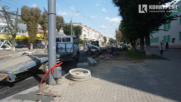Упорядкують до 1 вересня: що коїться на проспекті Волі у Луцьку (фото)