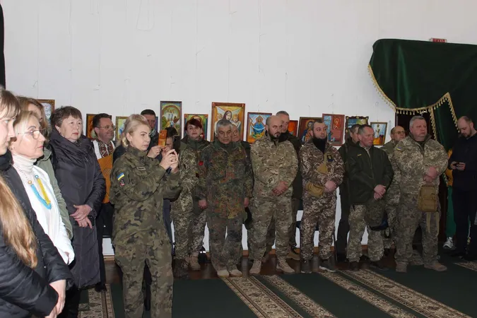 Військовий священник з Волині показав свої картини у Дубенському замку (фото)