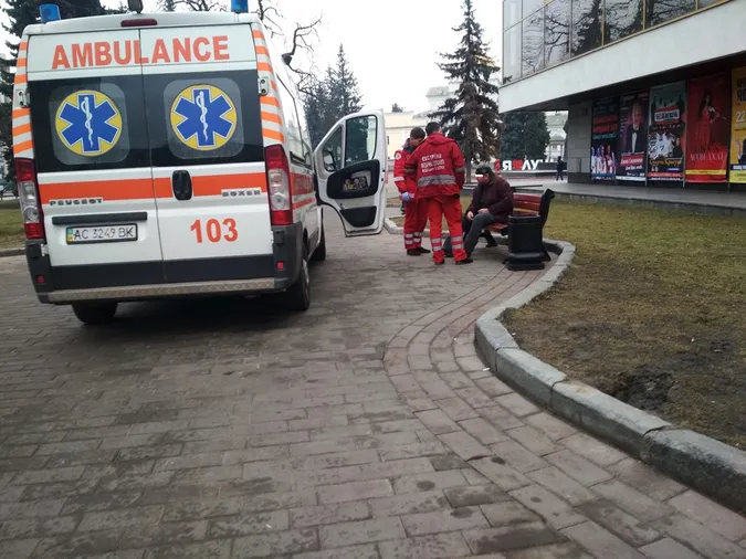 У центрі міста рятували п’яного лучанина (фото)