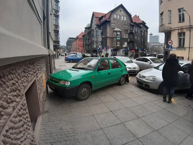 П’яний українець у Польщі протаранив вісім автомобілів (фото)