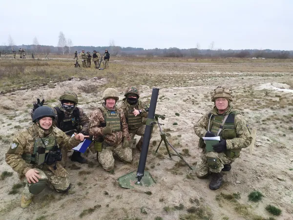 Мінометники Волинської тероборони показали, як вчаться нищити ворога (фото)