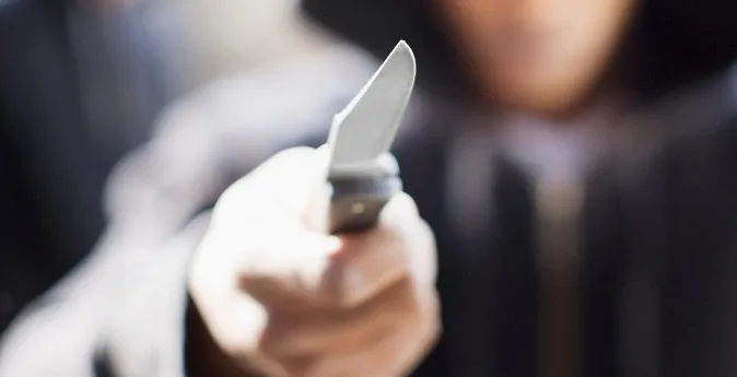 Погрожував ножем і балончиком: розбійника з Луцька посадили на вісім років
