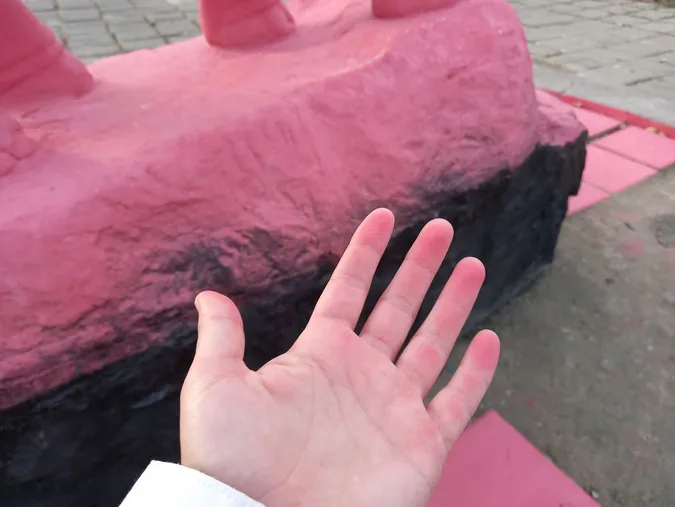 У Луцьку перефарбували відомого слоника: яким він став (фото)