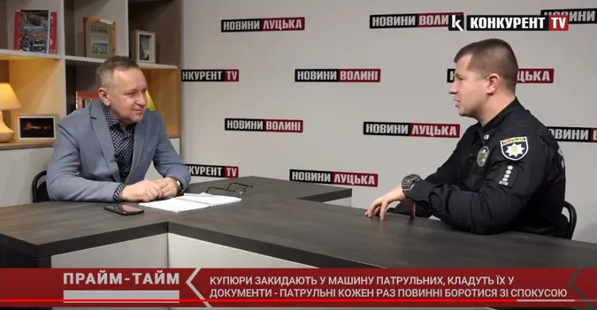 Гроші закидають в машину: волинські патрульні кожен раз повинні боротися зі спокусою (відео)