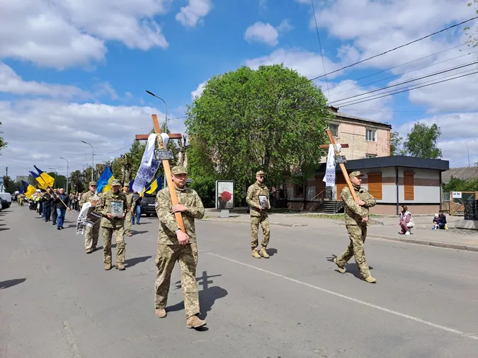 У Ковелі попрощалися із двома воїнами – Максимом Плотніковим та Русланом Фатхудіновим (фото)