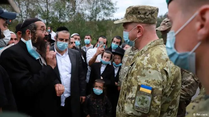 В Умані хасиди готували їжу на балконі та влаштували пожежу (фото)