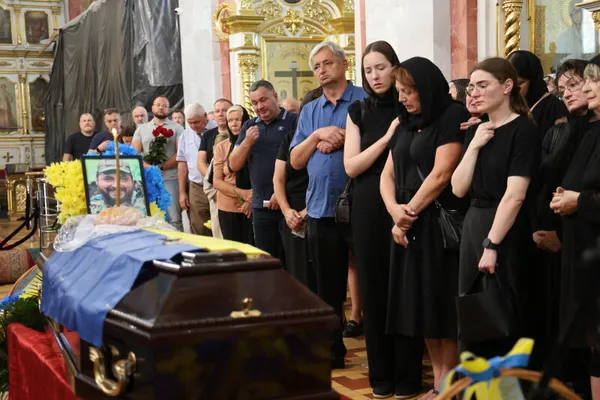 У Луцькій громаді попрощалися із 32-річним захисником Сергієм Черленюком (фото)