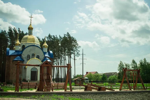 «Живі» гроші,  ремонти, створення парків: як лісівники допомагають громадам на Волині (фото)