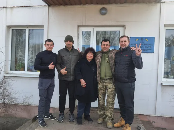 «Під звуки пострілів і вибухів»: луцькі волонтери привезли допомогу на Донеччину (фото, відео)