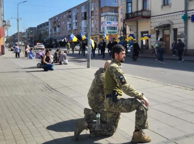 Загинув за місяць до 33-річчя: у Ковелі попрощалися із воїном Сергієм Селівановим (фото)