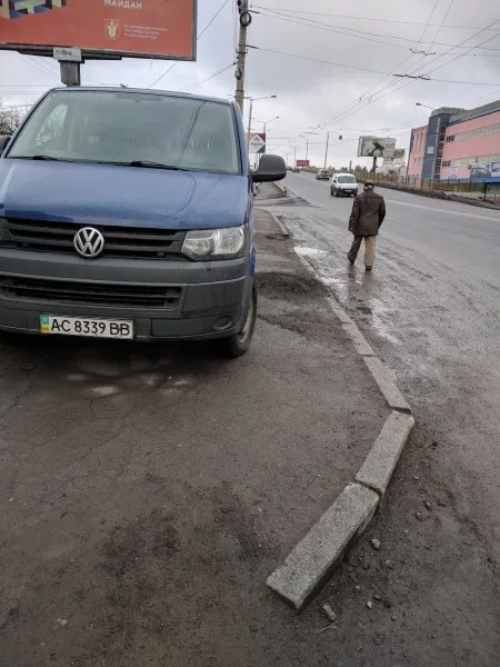 Лучани поскаржилися на «автоандонів» муніципалам (фото)