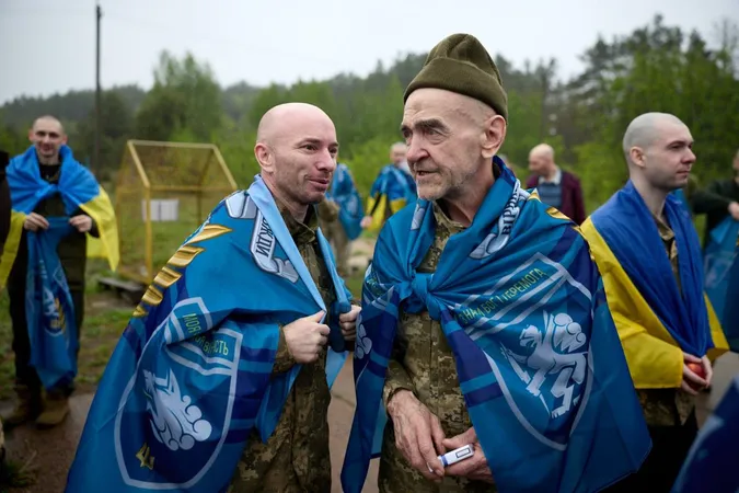 Відбувся обмін – 205 полонених захисників повернулися в Україну