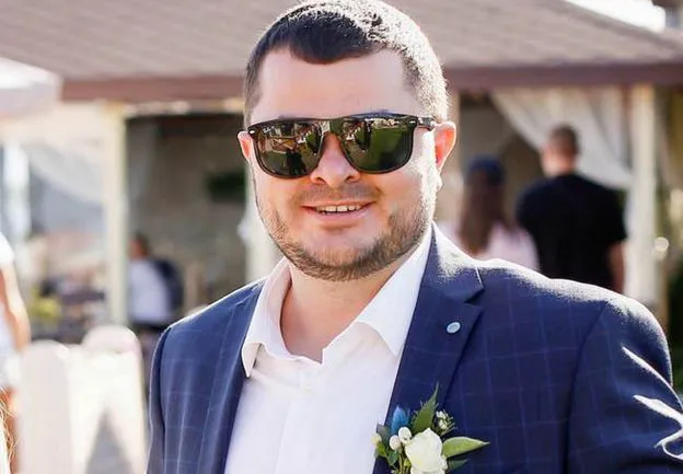 Lexus, на який впав флагшток, належав «шишці» з управління будівництва, – ЗМІ (фото)